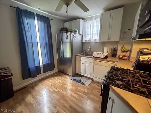 Kitchen - 434 Sharp St, Salem, OH 44460 photo 1 of 3