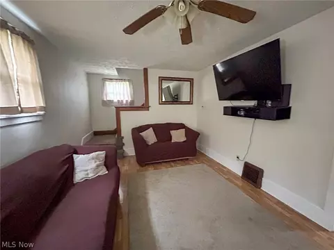 Living - 434 Sharp St, Salem, OH 44460 photo 1 of 4