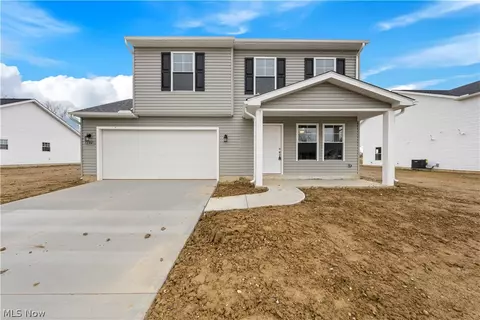 284 Eastlake Dr, Lagrange, OH 44050