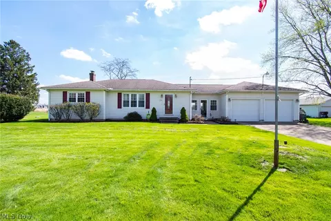 220 Airport Rd NW, Warren, OH 44481