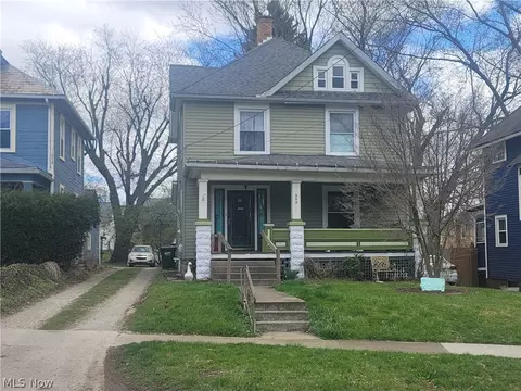559 N Grant St, Wooster, OH 44691