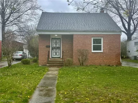 701 E 254th St, Euclid, OH 44132