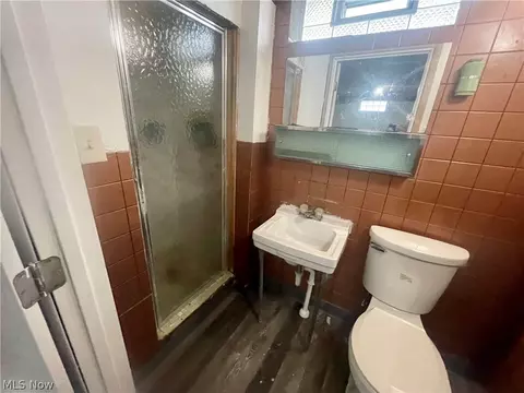 Bath - 701 E 254th St, Euclid, OH 44132 photo 3 of 4