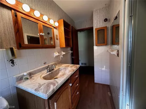Bath - 9526 Horn Rd, Windham, OH 44288 photo 1 of 1