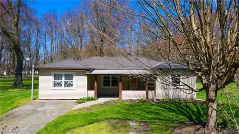 10195 Silica Sand Rd, Garrettsville, OH 44231