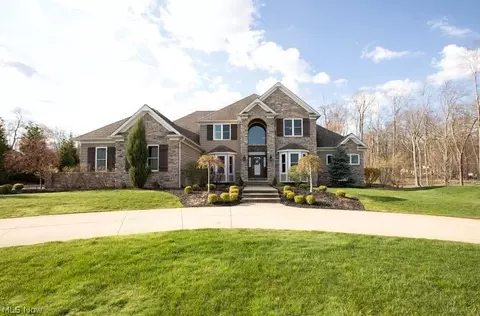10504 Oakmont Way, Concord, OH 44077