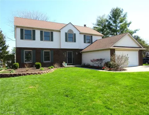18465 W Bend Dr, Strongsville, OH 44136