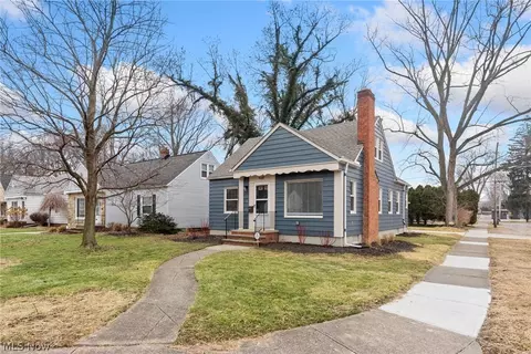 4687 W 226th St, Fairview Park, OH 44126