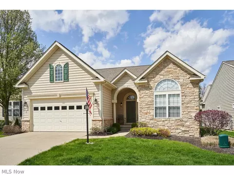 2285 Bent Branch Ct, Akron, OH 44333