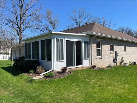 Exterior - 185 Mathews Rd, Boardman, OH 44512 photo 2 of 8