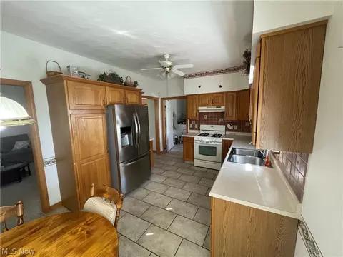 Kitchen - 185 Mathews Rd, Boardman, OH 44512 photo 1 of 4