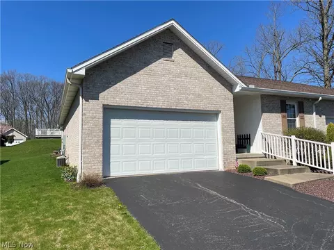 185 Mathews Rd, Boardman, OH 44512