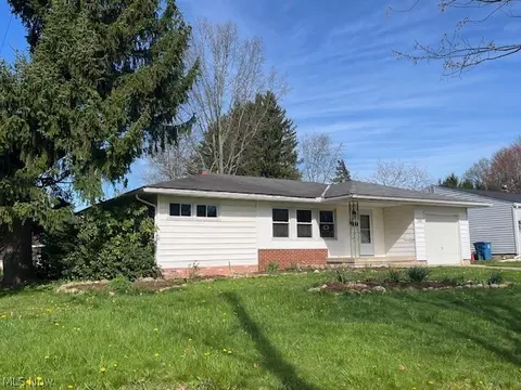 1389 Carole Dr, Salem, OH 44460