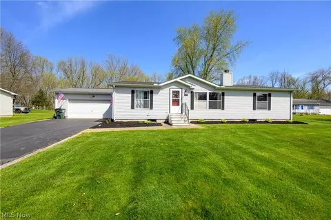 8096 Leaver Ave NW, Canal Fulton, OH 44614