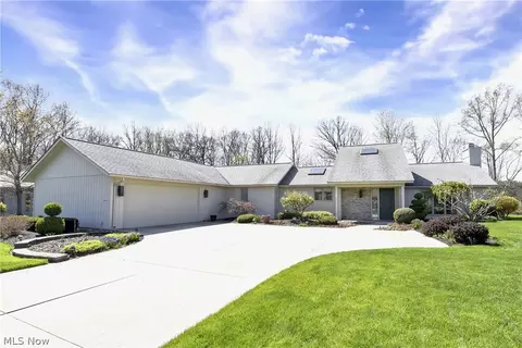 8754 Gatewood Dr, North Ridgeville, OH 44039