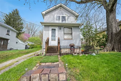 7 Olive, Niles, OH 44446