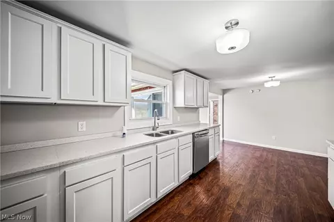 Kitchen - 3395 Maple Rd, Jefferson, OH 44047 photo 4 of 4