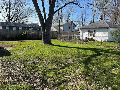 6255 W River Rd S, Elyria, OH 44035 photo 2