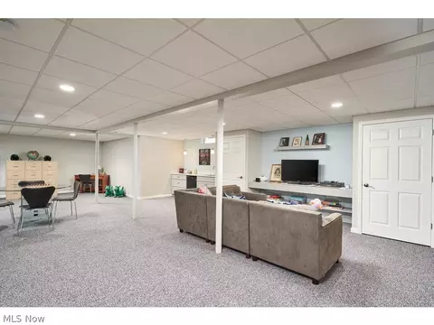 Living - 3414 E Glencoe Rd, Richfield, OH 44286 photo 6 of 6