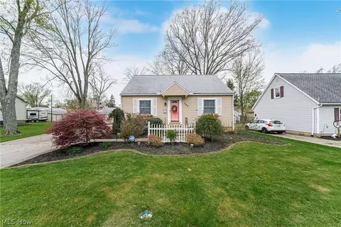 200 Hawthorne St, Elyria, OH 44035