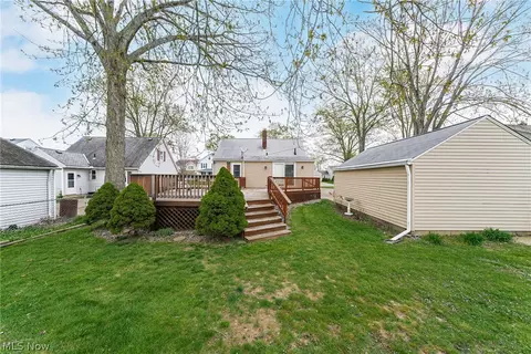 Exterior - 200 Hawthorne St, Elyria, OH 44035 photo 8 of 15