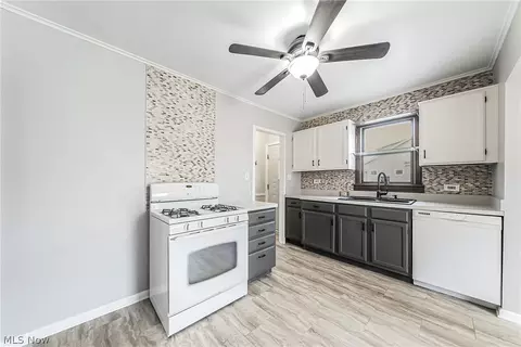 Kitchen - 200 Hawthorne St, Elyria, OH 44035 photo 3 of 3