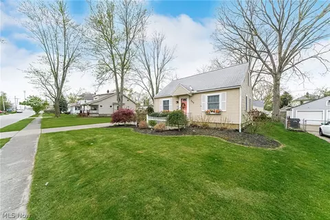 Exterior - 200 Hawthorne St, Elyria, OH 44035 photo 9 of 15