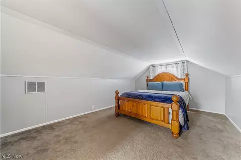 Bedroom - 200 Hawthorne St, Elyria, OH 44035 photo 2 of 3
