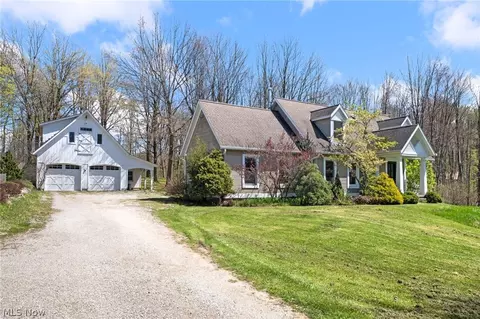 9985 Auburn Rd, Chardon, OH 44024