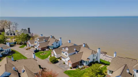 3737 E Lake Rd, Sheffield Lake, OH 44054