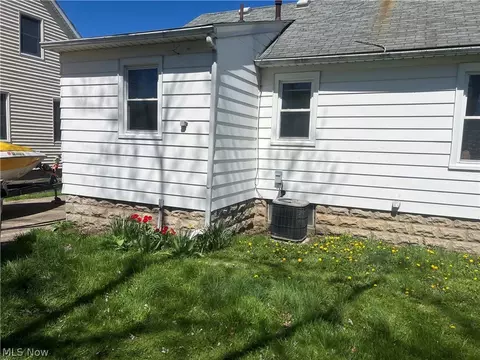 163 Caroline St, Elyria, OH 44035 photo 4