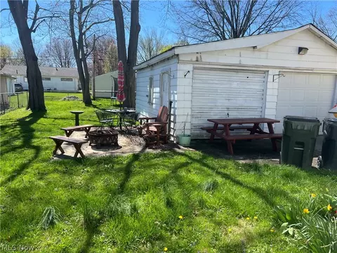 163 Caroline St, Elyria, OH 44035 photo 6