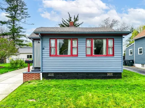 2592 Shelburn Ave, Akron, OH 44312
