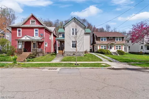 313 E Chestnut St, Lisbon, OH 44432