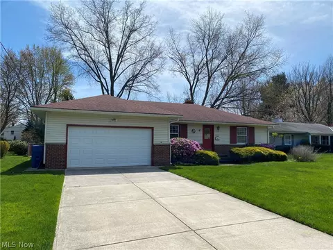 31305 Bexley Dr, Bay Village, OH 44140