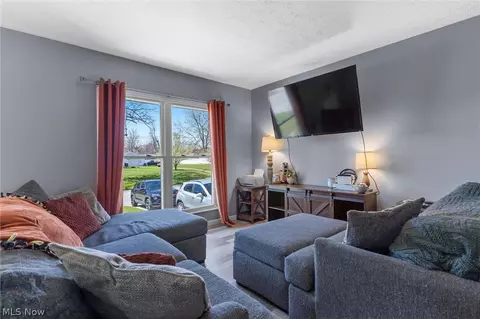 Living - 1816 Myrtle Ave, Ashtabula, OH 44004 photo 1 of 3