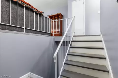 Entry Way - 1816 Myrtle Ave, Ashtabula, OH 44004 photo 1 of 1