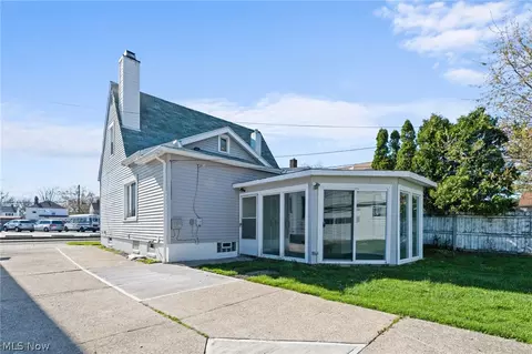 Exterior - 265 E 206th St, Euclid, OH 44123 photo 8 of 11