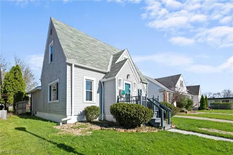 Exterior - 265 E 206th St, Euclid, OH 44123 photo 3 of 11