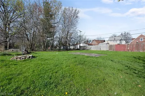 Exterior - 265 E 206th St, Euclid, OH 44123 photo 11 of 11