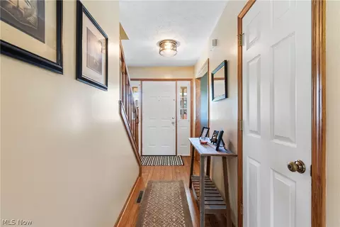 Entry Way - 6539 Lynleigh Cir, Canton, OH 44708 photo 1 of 2