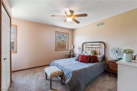 Bedroom - 6539 Lynleigh Cir, Canton, OH 44708 photo 3 of 6
