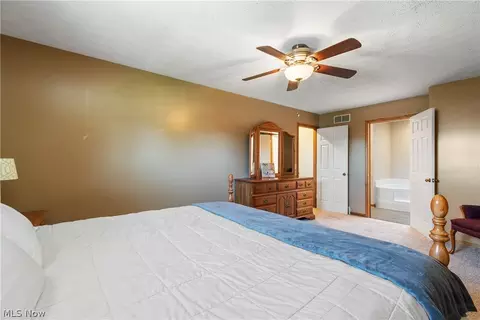 Bedroom - 6539 Lynleigh Cir, Canton, OH 44708 photo 2 of 6