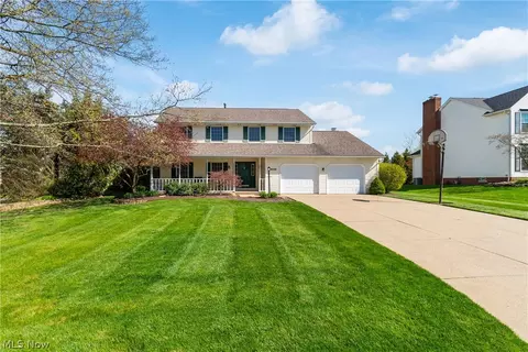 6539 Lynleigh Cir, Canton, OH 44708