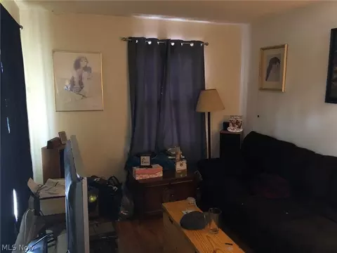 851 Iredell St, Akron, OH 44310 photo 6