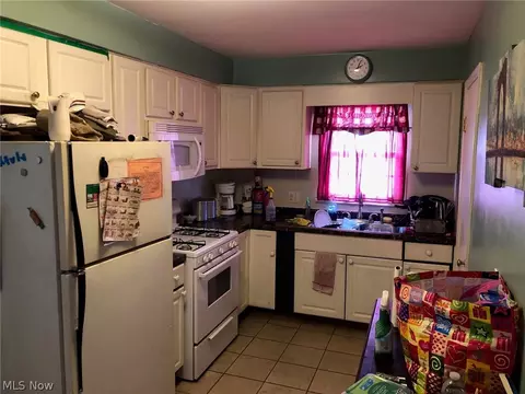 851 Iredell St, Akron, OH 44310 photo 7
