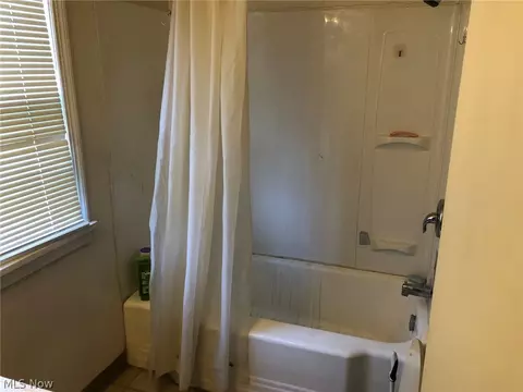 851 Iredell St, Akron, OH 44310 photo 12