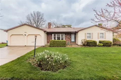 825 Gloucester Dr, Huron, OH 44839
