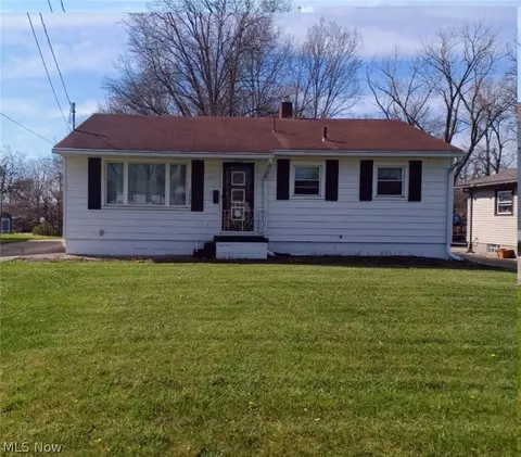 1460 Eastland Ave SE, Warren, OH 44484