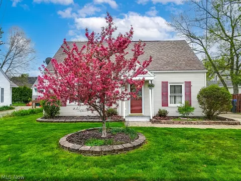 1590 11th St, Cuyahoga Falls, OH 44221